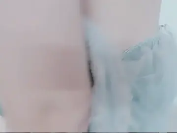 DearEmi-20のStripchatで人気のアダルト配信