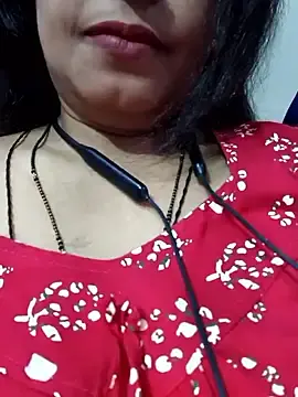 Simran_bhabhi0のStripchatで無料ポルノカメラ