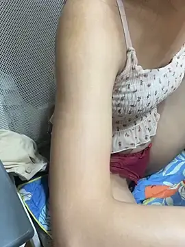 Mina048のStripchatでアダルトカメラ配信
