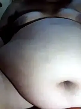 Huge_mama69のStripchatでセックスカメラ