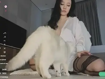 lunajiiのStripchatで人気のアダルト配信