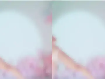 Luckygirls-339のStripchatでセックスチャット