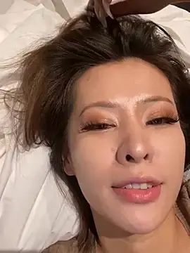 Sunflower-77のStripchatでライブセックス映像