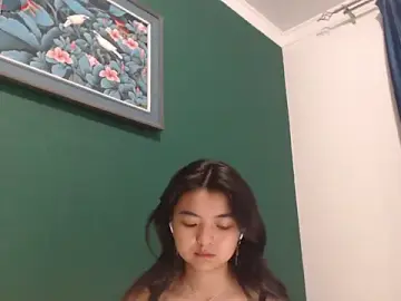 Shy_KiraのStripchatで今すぐ視聴可能なセックスカム