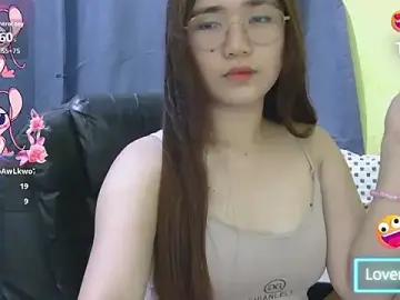 HornyAsian4uxxのStripchatでヌードカメラ