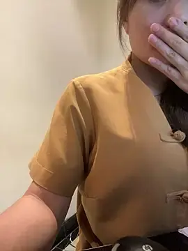 Bella_7777のStripchatでセックスチャット