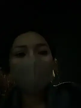 Linh_2004のStripchatで高画質ウェブカメラ
