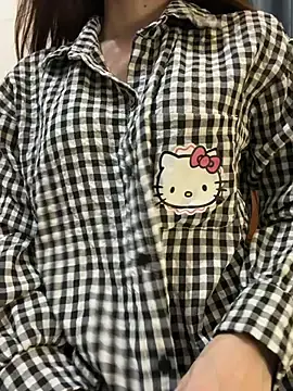 QuynhbabysexyのStripchatで無料ポルノカメラ