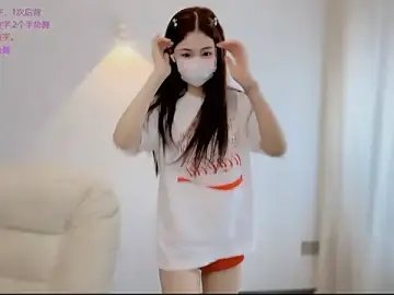 LH7のStripchatで今すぐ視聴可能なセックスカム