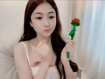 LH7のStripchatでセックスカメラ
