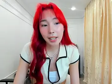 AnnaReylaのStripchatで無料ポルノカメラ