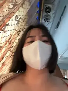May-SquirtのStripchatでプライベートチャット