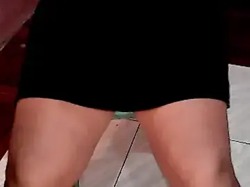 HottyLeciousCumのStripchatでライブセックス映像