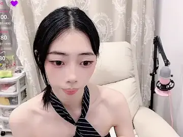 tuantuanleのStripchatで今すぐ視聴可能なセックスカム