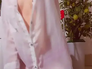 My-Anh-barbieのStripchatでセックスカメラ