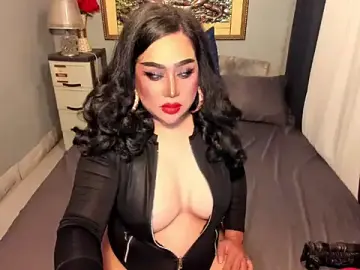 RavennaMillerのStripchatでセックスカメラ
