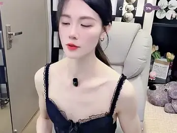 Yueyue-MMのStripchatでセックスチャット