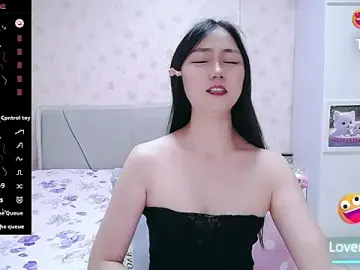 Elvira_babyのStripchatでセックスチャット