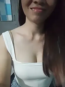Donatella28のStripchatでプライベートチャット
