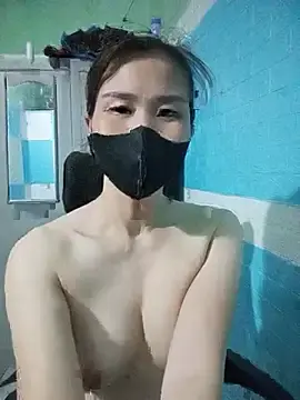 Donatella28のStripchatでヌードカメラ