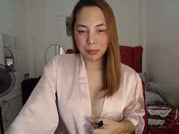TIKOLGIRLのStripchatで高画質ウェブカメラ