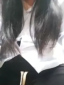 miss-suのStripchatで今すぐ視聴可能なセックスカム