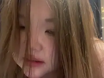 elysiann3のStripchatでプライベートチャット