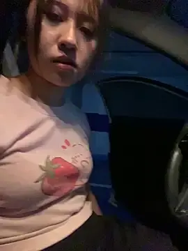 Liliya-77のStripchatで今すぐ視聴可能なセックスカム