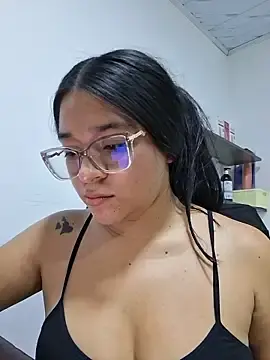 -VICKKYのStripchatでヌードカメラ