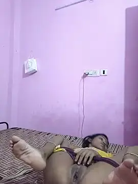 Desi_girl002のStripchatでライブポルノ配信