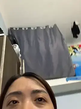 Minee1202のStripchatでライブセックス映像