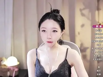 Zoe-99のStripchatで今すぐ視聴可能なセックスカム