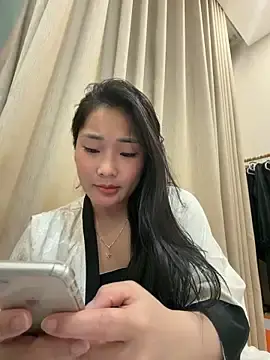 LylyBaby1888のStripchatで人気のアダルト配信