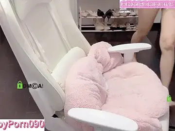 nide_xiaogouのStripchatで無料ライブポルノ