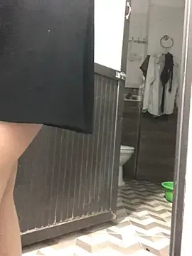 Writhing_FirstのStripchatでセックスチャット