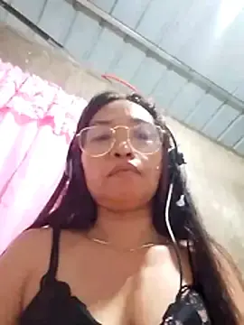 pinayhotiiのStripchatで高画質ウェブカメラ
