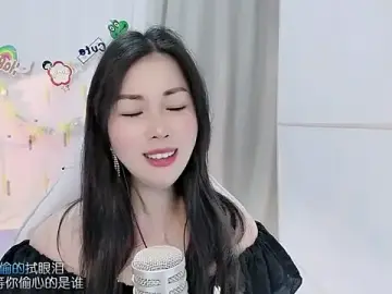 HK_angelchloeのStripchatで高画質ウェブカメラ