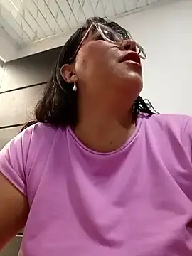 Dirty_Pregnant_MommyのStripchatで今すぐ視聴可能なセックスカム