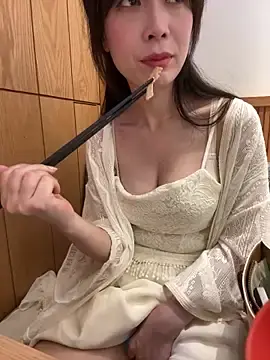 yourkeerのStripchatで高画質ウェブカメラ