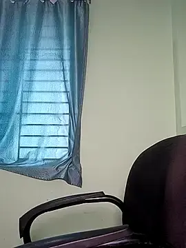 shrutee12のStripchatで今すぐ視聴可能なセックスカム