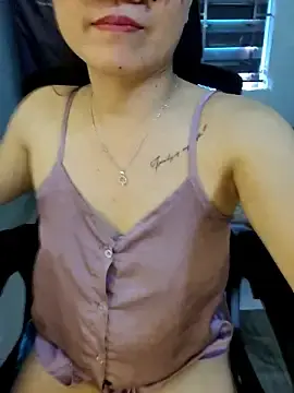 Bee___breastmilkのStripchatで無料ライブポルノ
