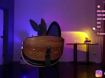 baeasianのStripchatで無料ポルノカメラ