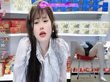 _7Eleven_のStripchatでアダルトカメラ配信
