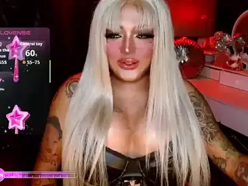 TiffanyWolfのStripchatでアダルトビデオチャット