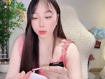 Liz-nnのStripchatでプライベートチャット
