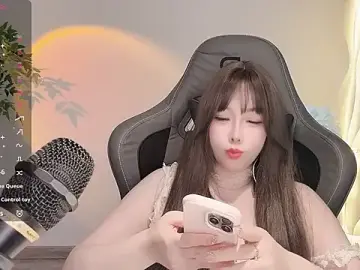 Liz-nnのStripchatでヌードカメラ