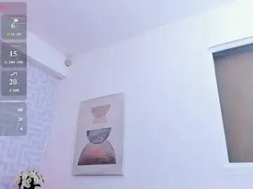 naishaa_のStripchatでライブセックス映像