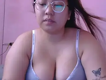 BoobsiemarieのStripchatで人気のアダルト配信