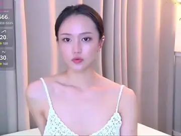 yufennaのStripchatでライブポルノ配信