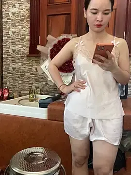 LiLi-Kirix99のStripchatで高画質ウェブカメラ
